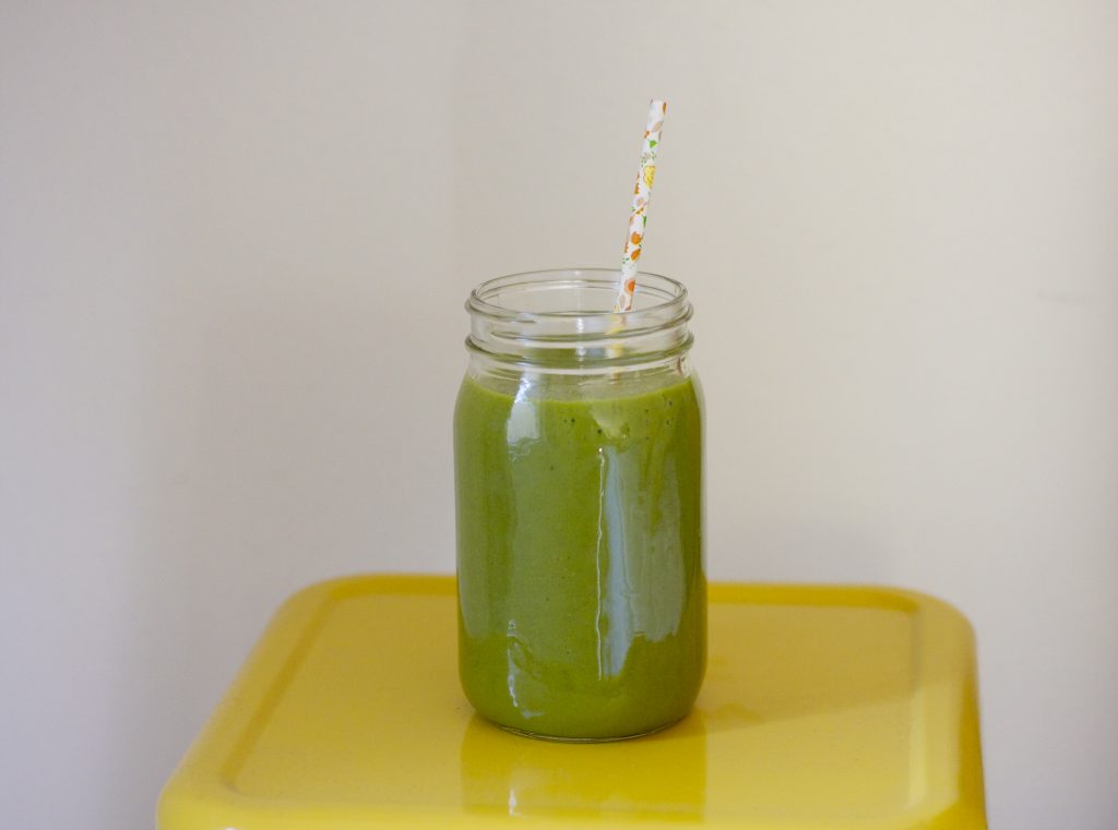 Conscious Cleanse | Pear Party Smoothie | www.consciouscleanse.com | #pear #pear smoothie #drinkyourgreens