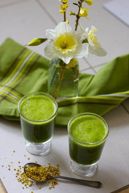 Conscious Cleanse | Allergy Busting Green Smoothie | www.consciouscleanse.com | #greensmoothie #allergies #drinkyourgreens