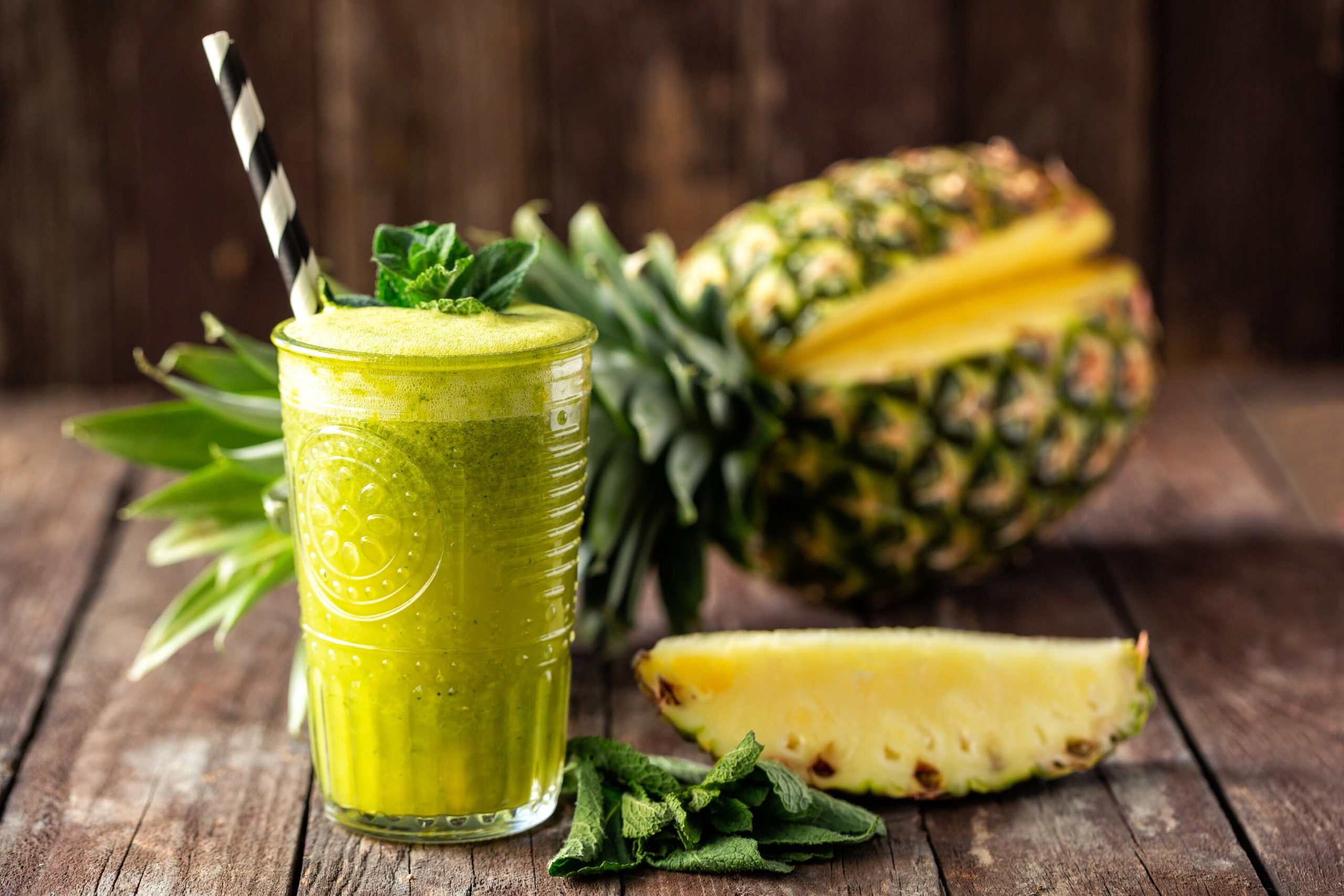 Pineapple Mint Green Smoothie - Conscious Cleanse