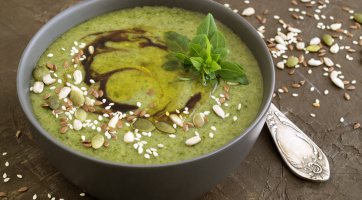 Grammy’s Greens & Cauliflower Soup