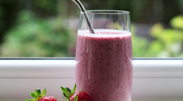 Kid-Friendly Very Berry Green Smoothie