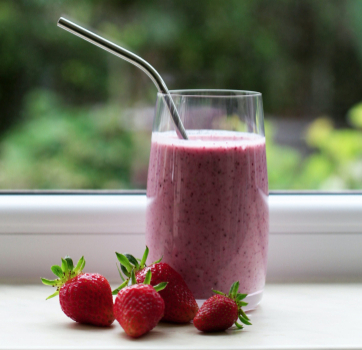 Kid-Friendly Very Berry Green Smoothie