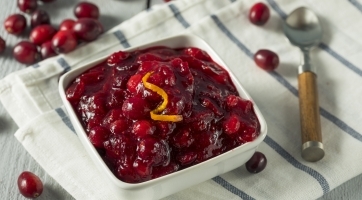 Low-Sugar Cranberry Sauce